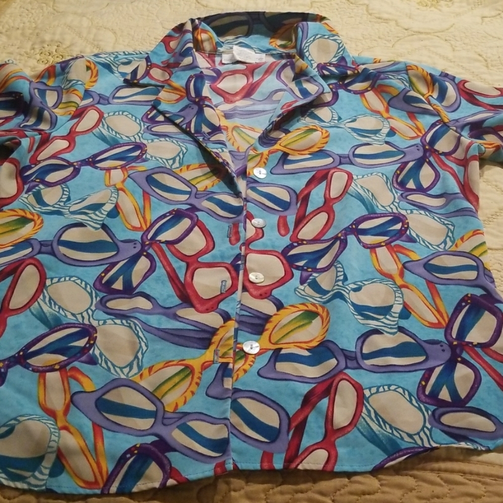 Nice sun glasses print blouse